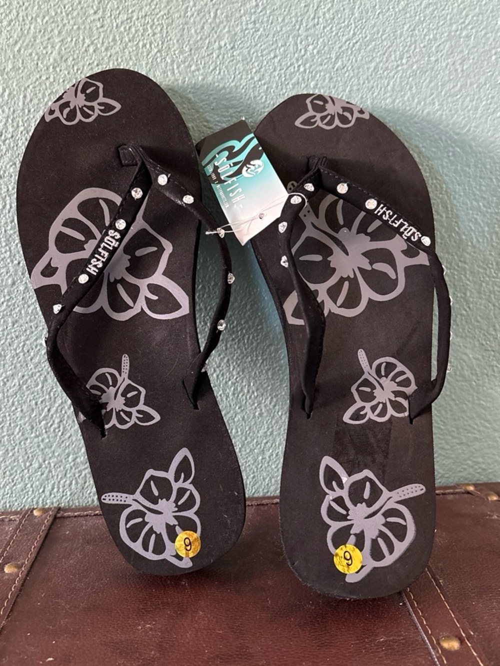 Solfish Black Floral Flip Flop Sandals - Women's